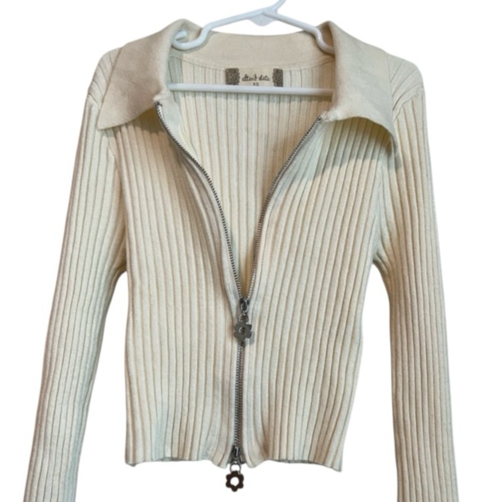 Altar’d State XS Long Sleeve Cream Top